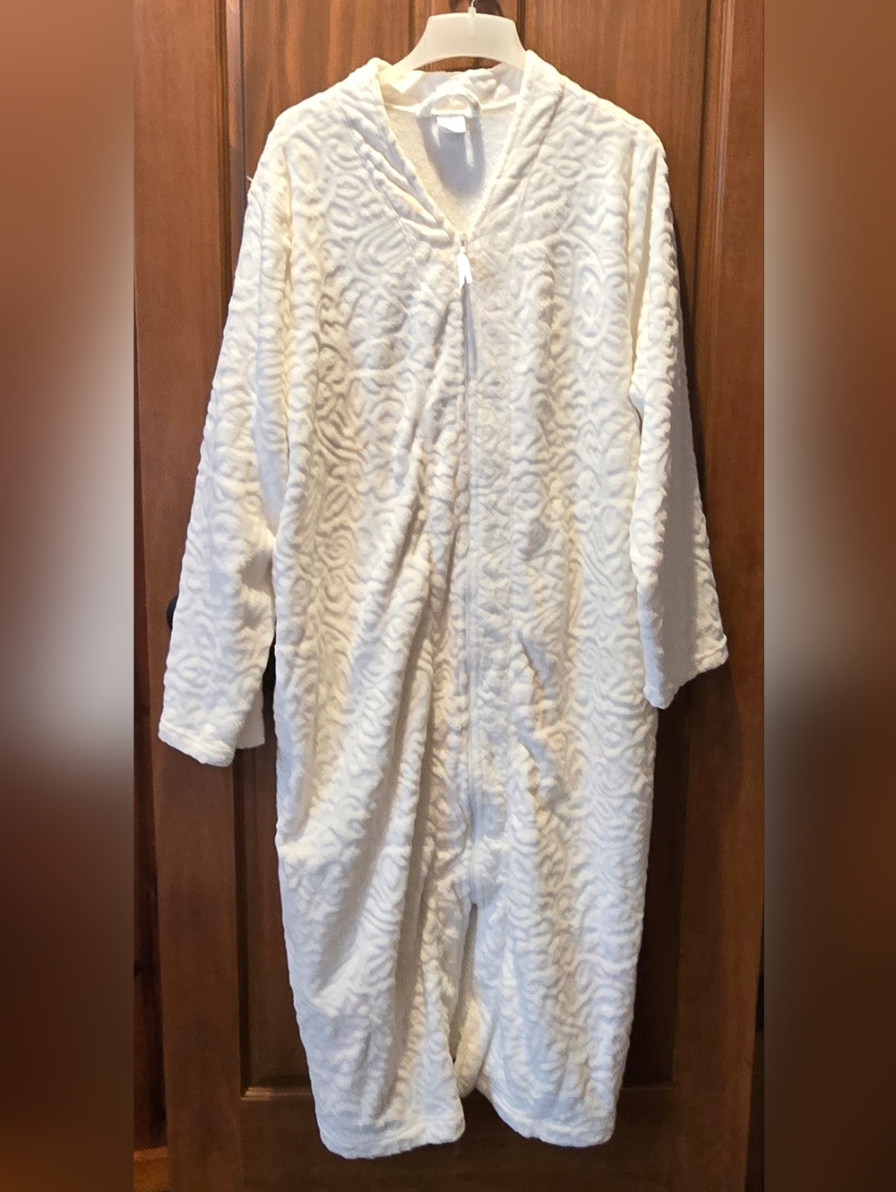 croft & barrow White Plush Full-Length Snap Robe